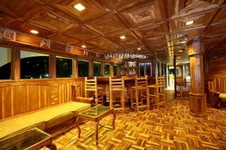 AREVARA - Bar and Lounge